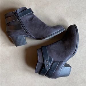 Women’s black ankle booties size 10